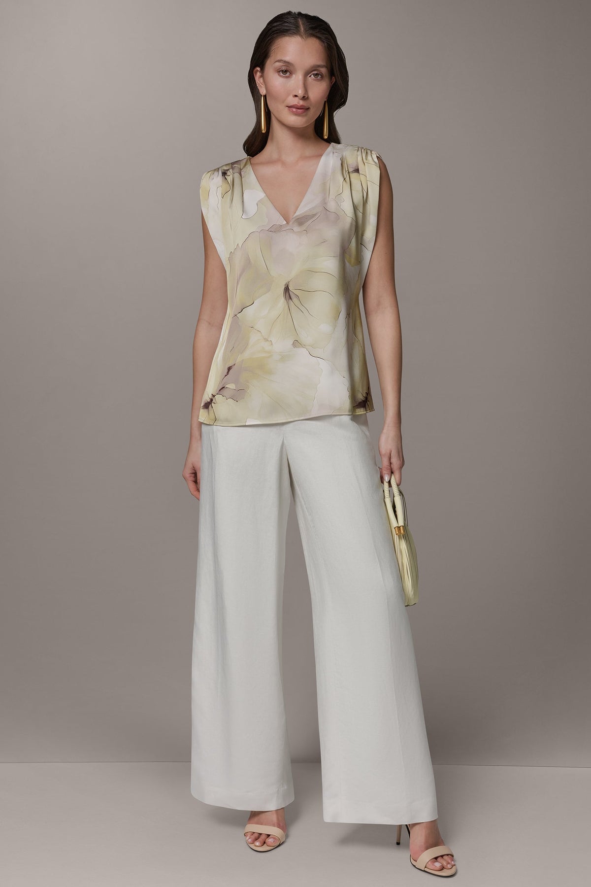 SLEEVELESS EXTENDED SHOULDER TOP