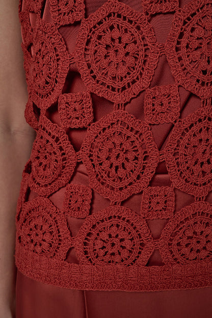 SLEEVELESS CROCHET SHELL
