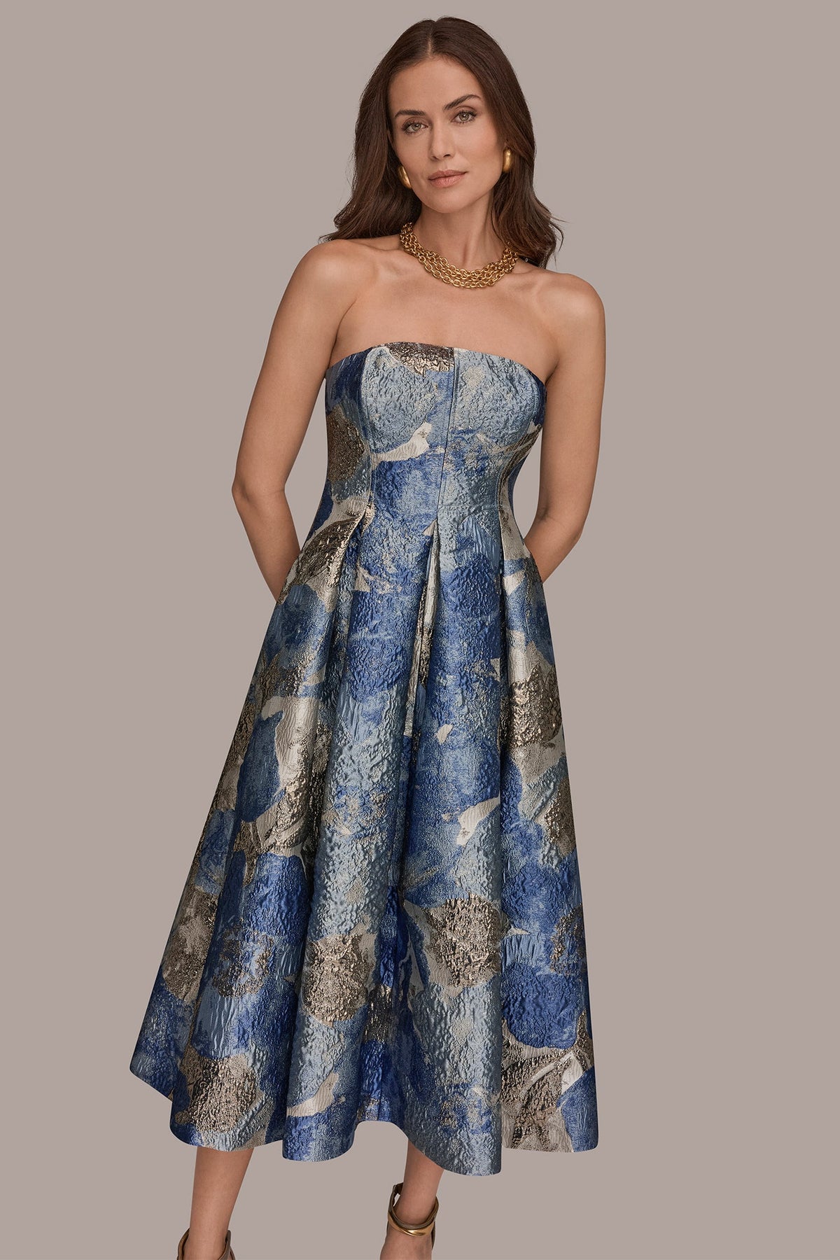 METALLIC FLORAL-JACQUARD SLEEVELESS MIDI GOWN