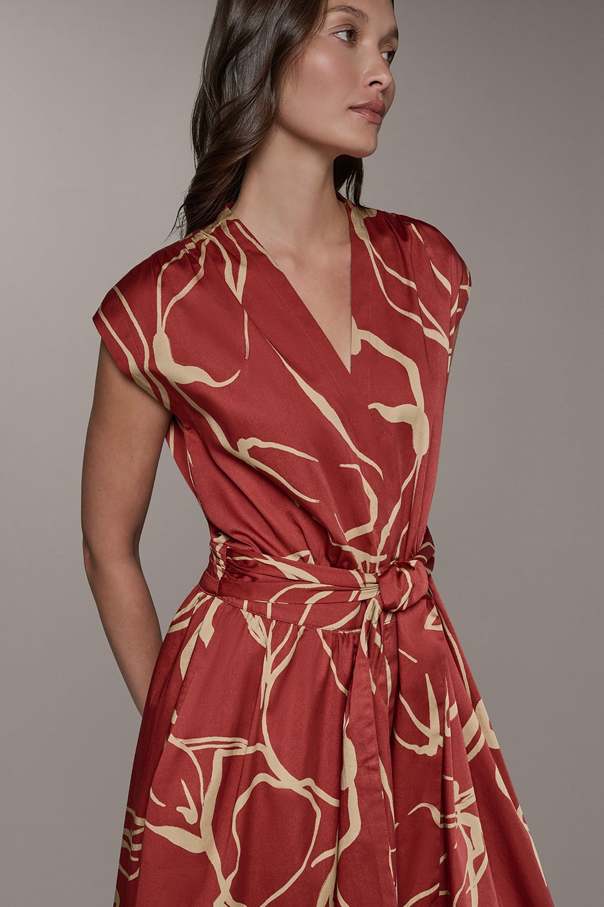 SLEEVELESS PRINT MIDI DRESS