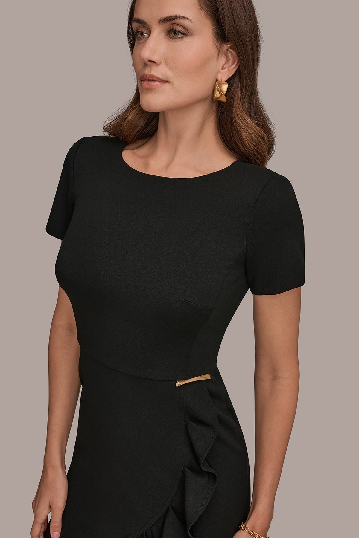 SHORT SLEEVE RUFFLE SHEATH DRESS