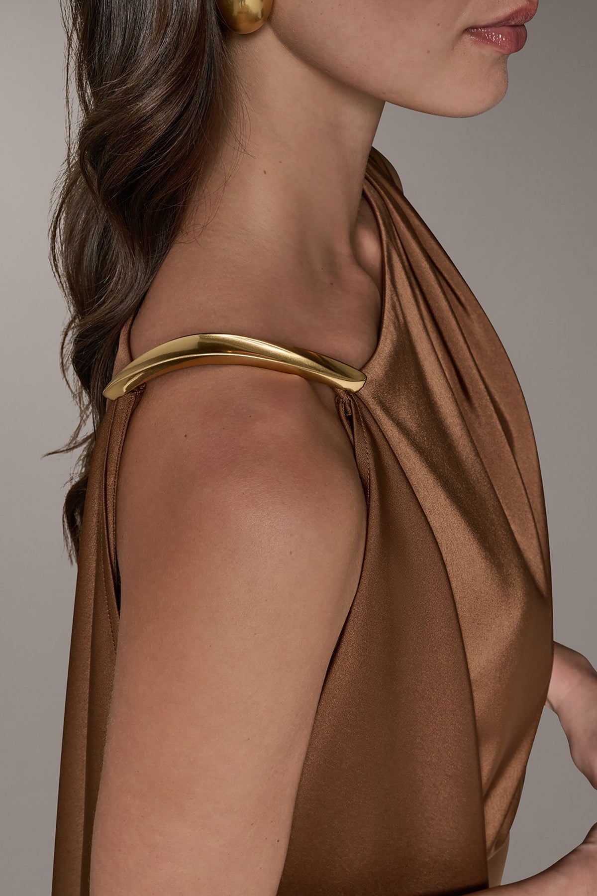 SLEEVELESS ASYMMETRIC MIDI DRESS