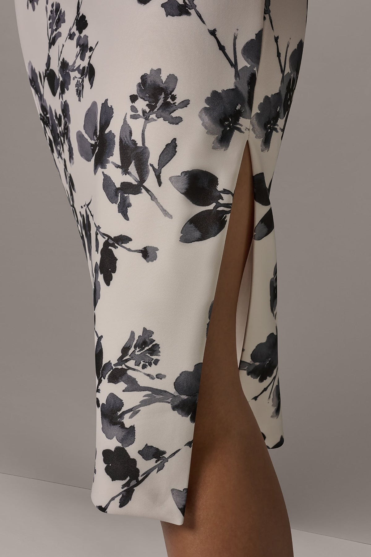 FLORAL ONE-SHOULDER SHEATH DRESS