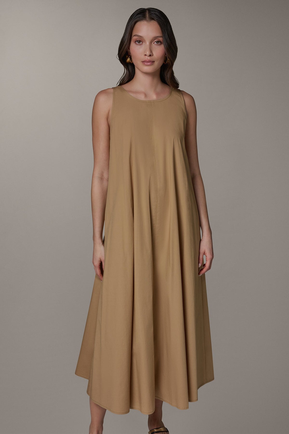 SLEEVELESS MAXI TRAPEZE DRESS