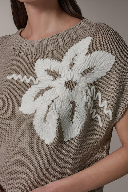 SLEEVELESS FLORAL SWEATER