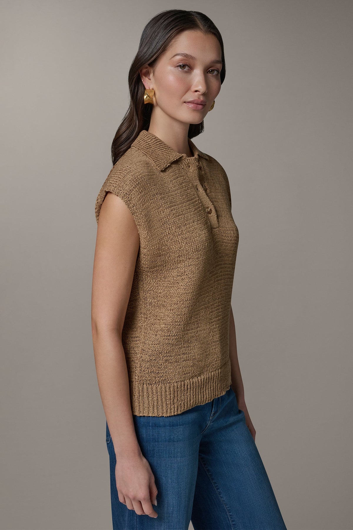 SLEEVELESS POLO SWEATER