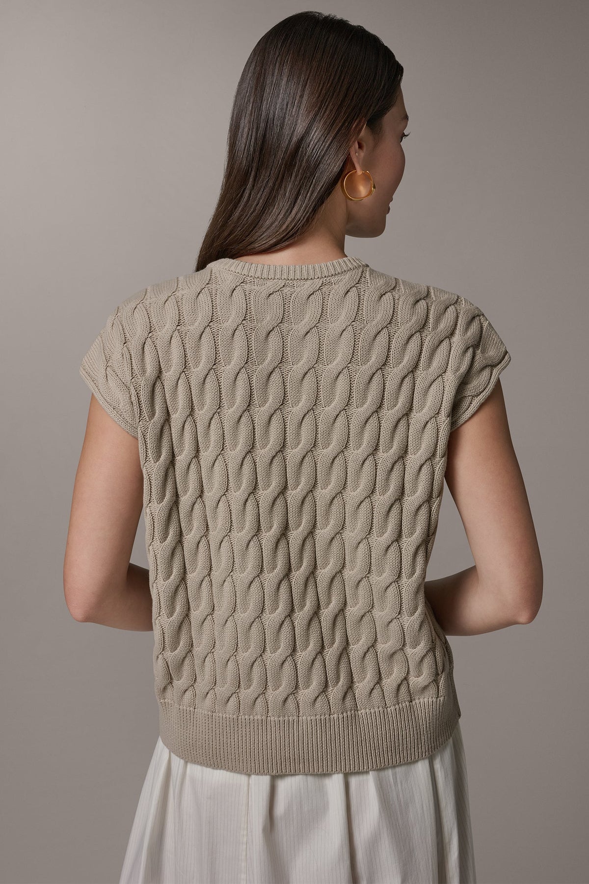 SLEEVELESS CABLE KNIT VEST
