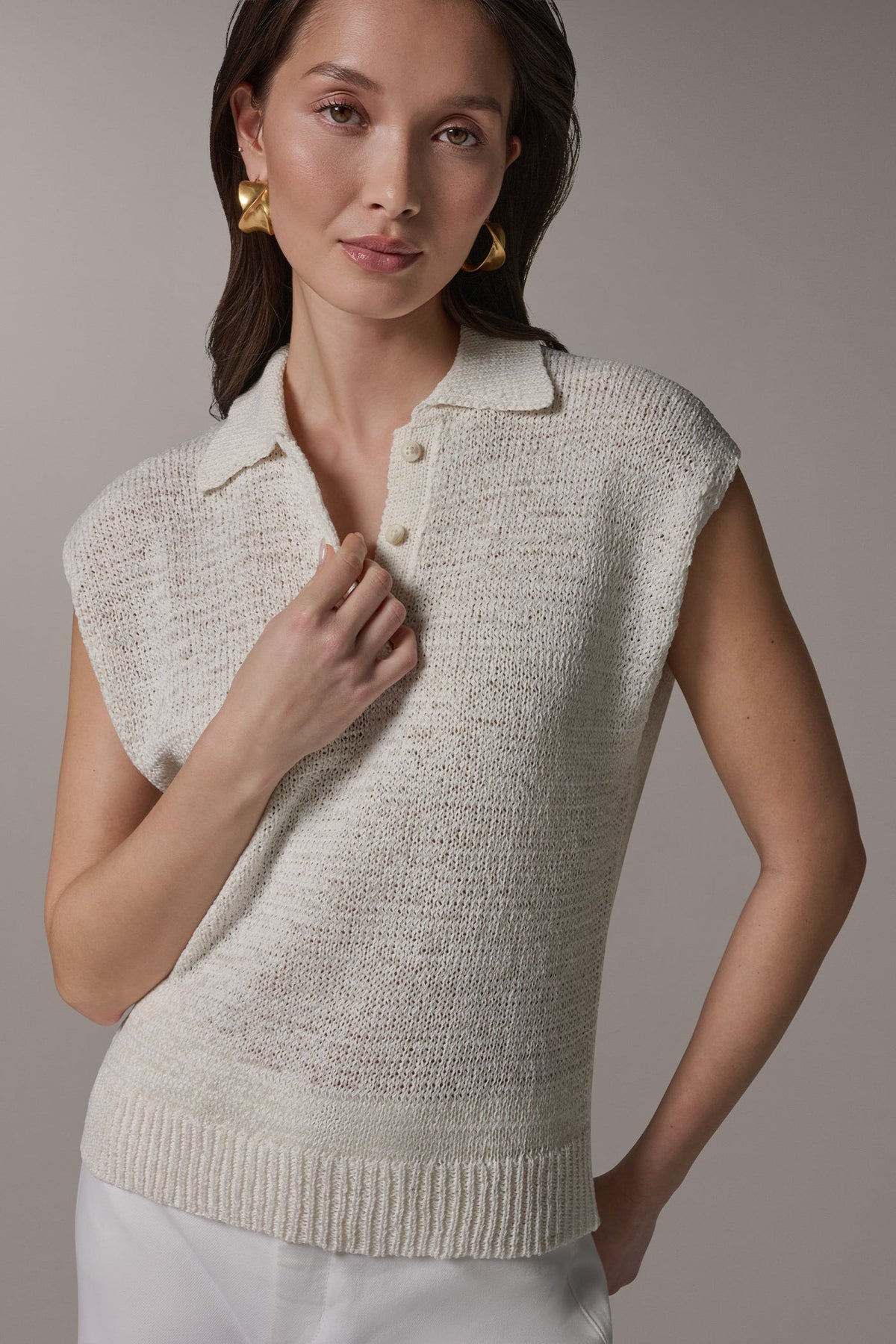 SLEEVELESS POLO SWEATER