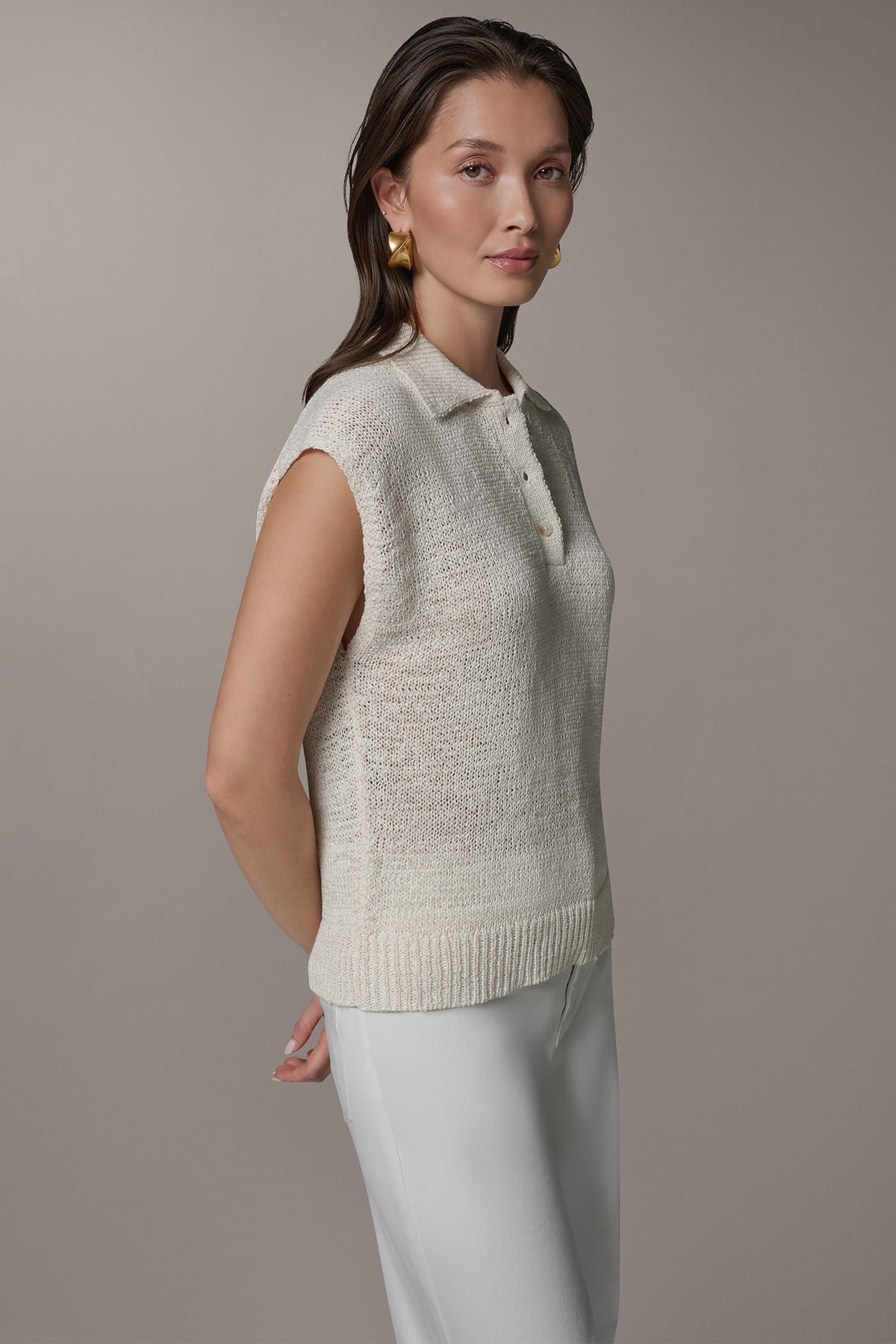 SLEEVELESS POLO SWEATER