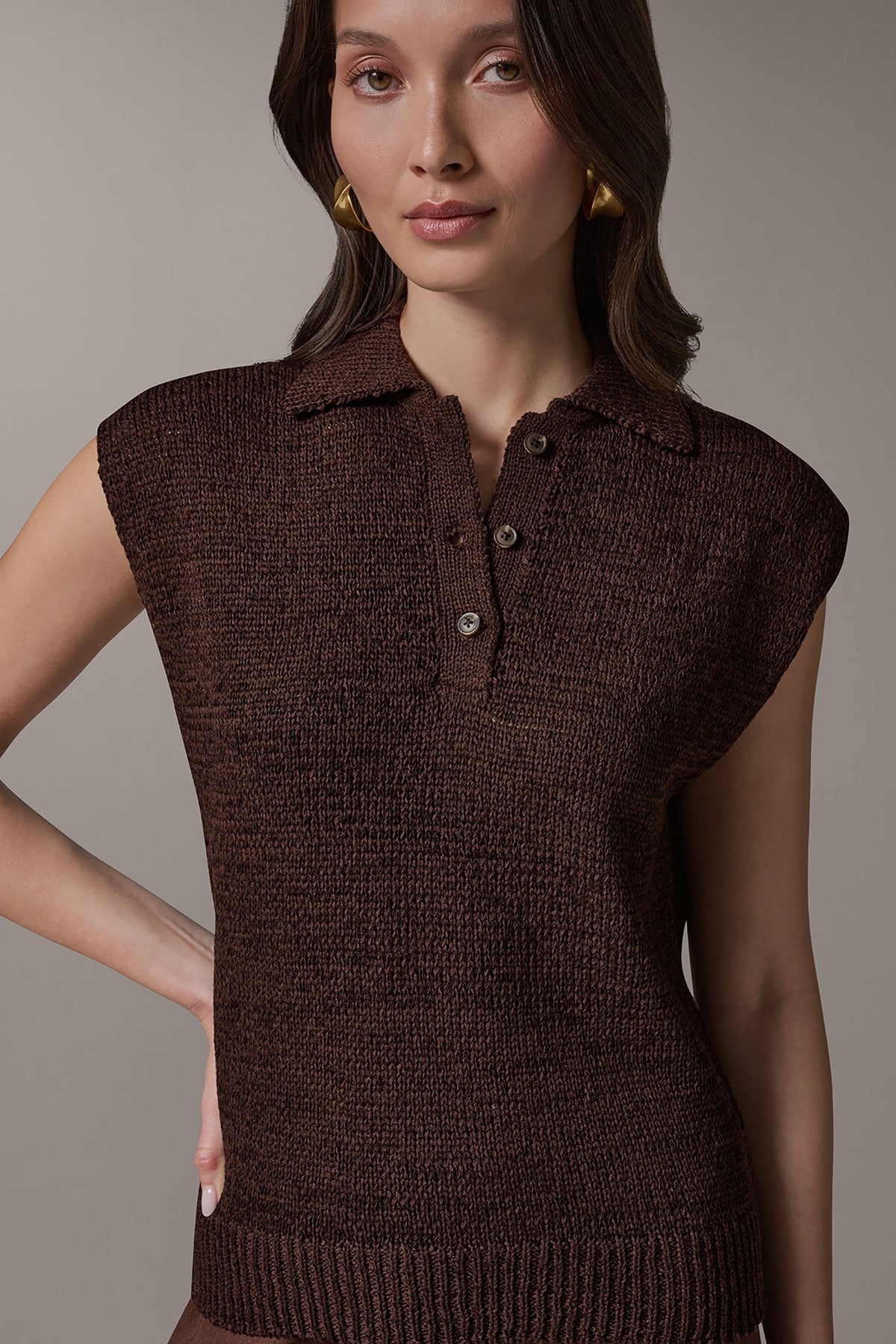 SLEEVELESS POLO SWEATER