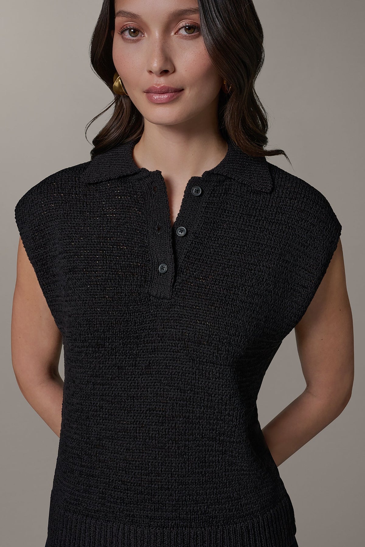 SLEEVELESS POLO SWEATER