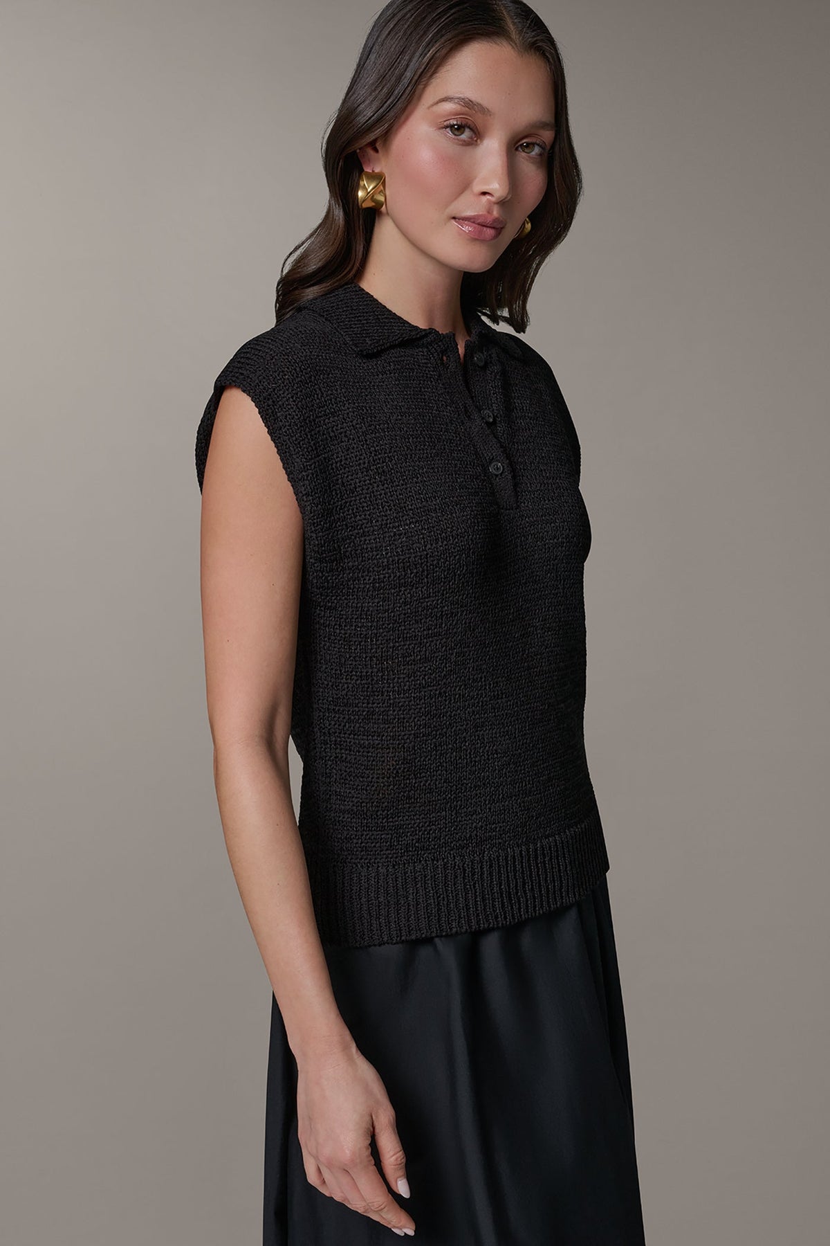 SLEEVELESS POLO SWEATER