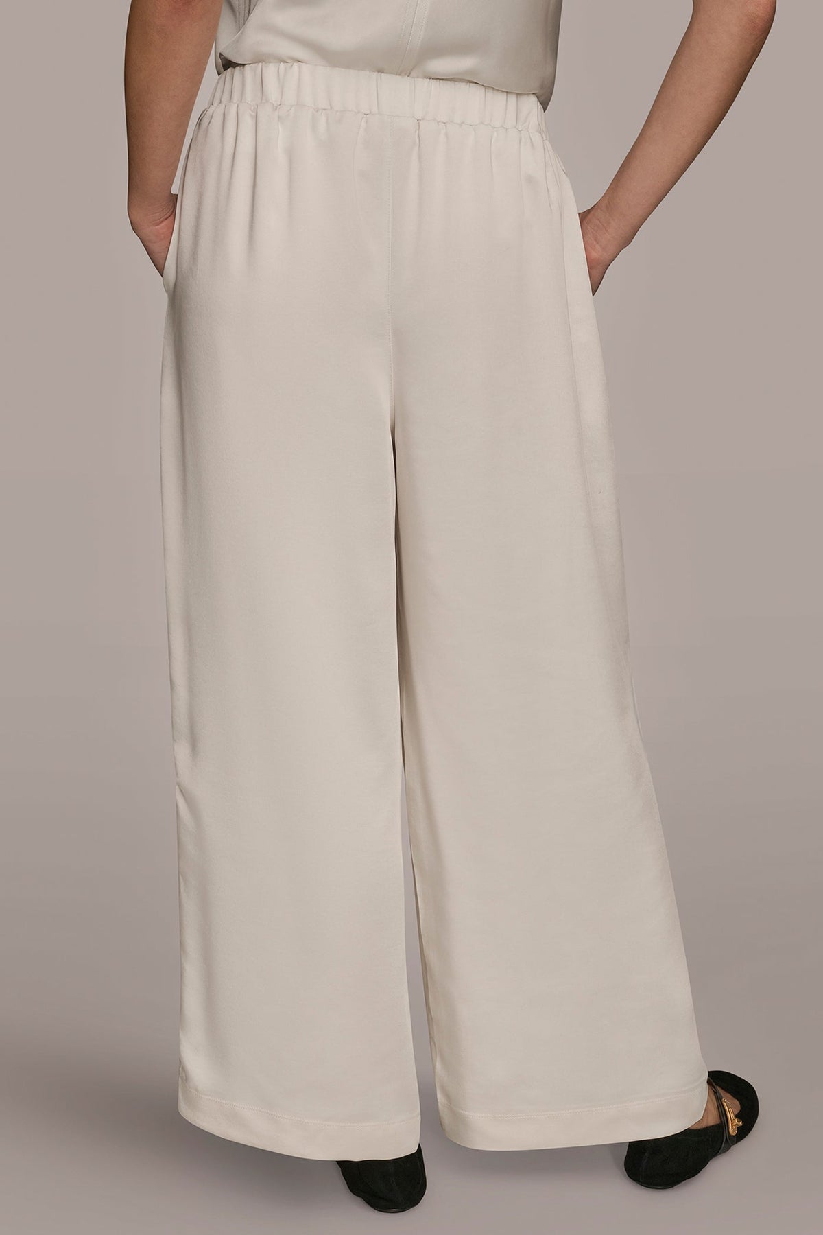 SATIN MID-RISE RELAXED PANT
