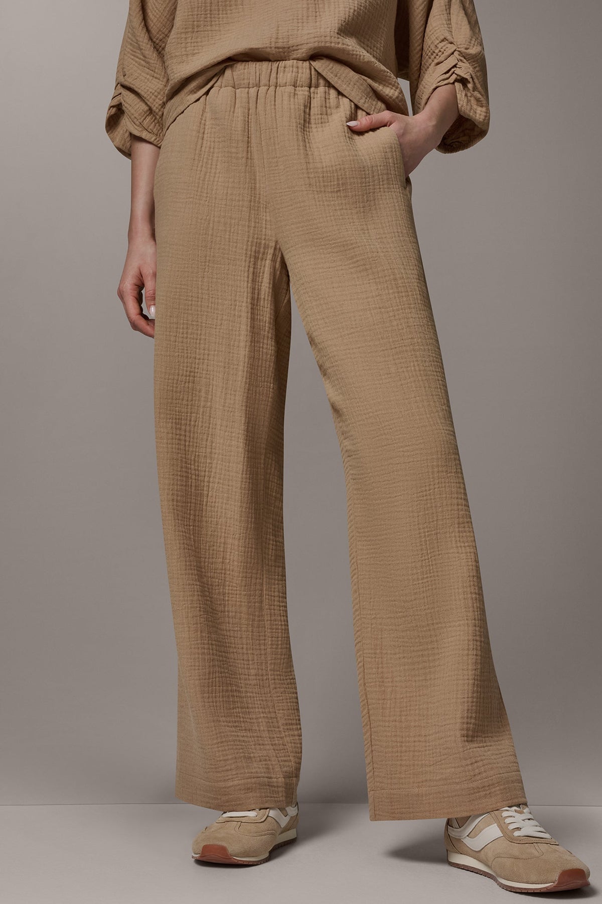 MID-RISE STRAIGHT-LEG PANT