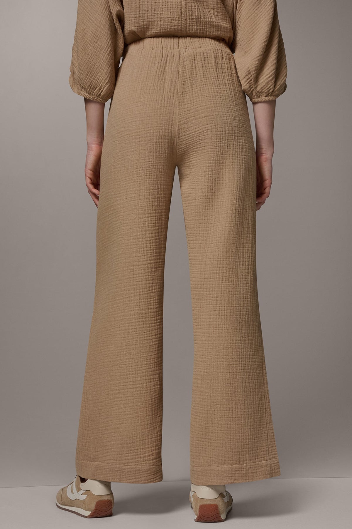 MID-RISE STRAIGHT-LEG PANT