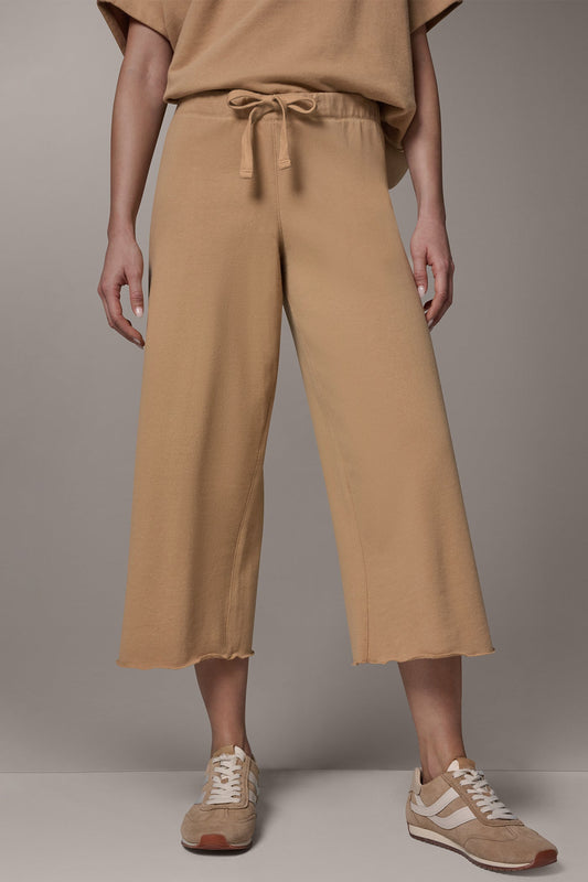 MID-RISE STRAIGHT-LEG CAPRI PANT