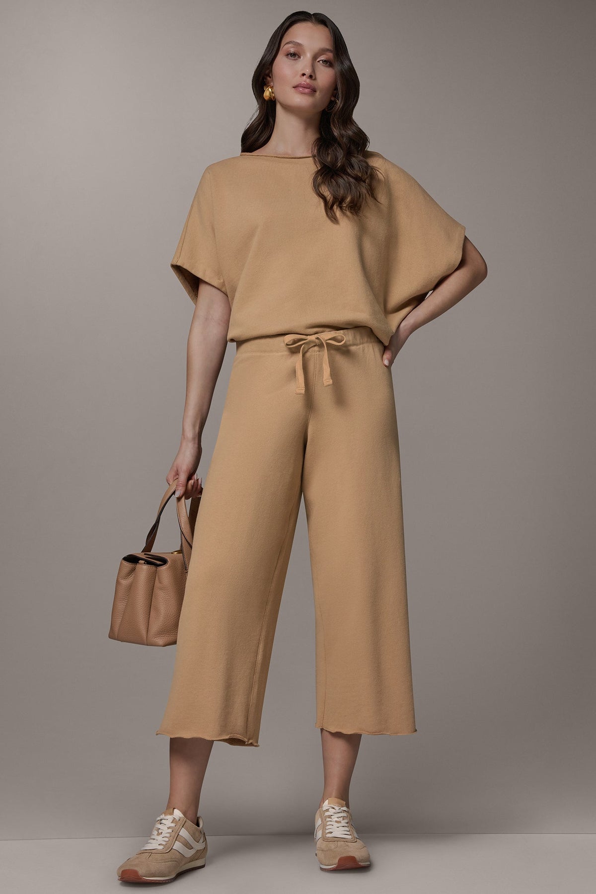 MID-RISE STRAIGHT-LEG CAPRI PANT