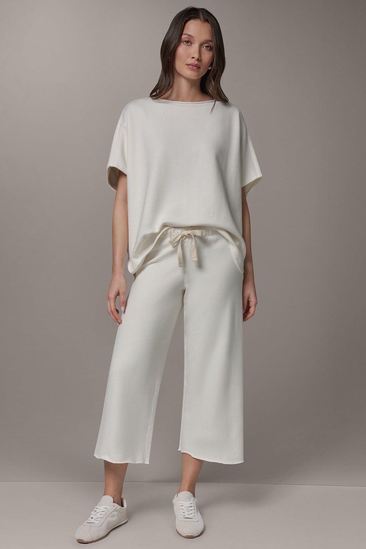 MID-RISE STRAIGHT-LEG CAPRI PANT