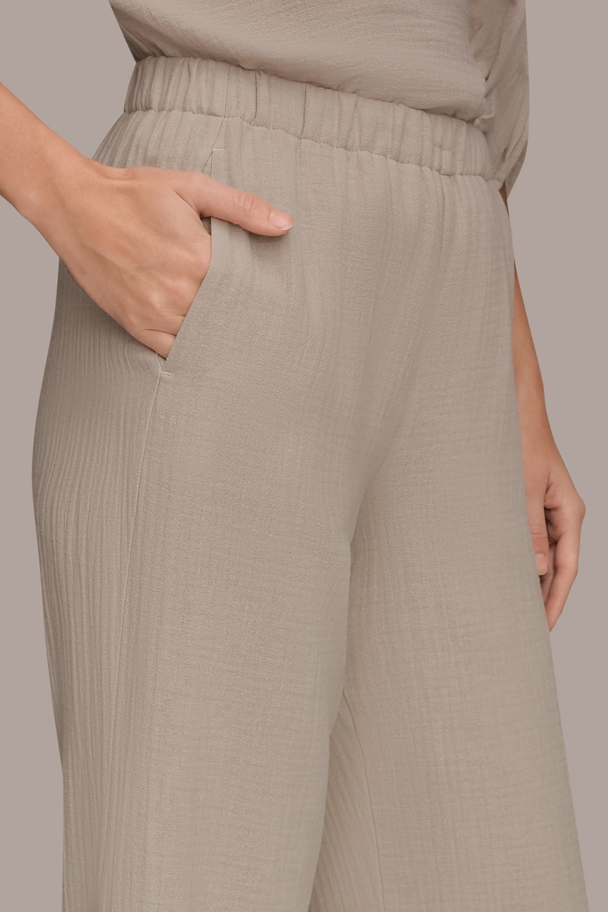 MID-RISE STRAIGHT-LEG PANT