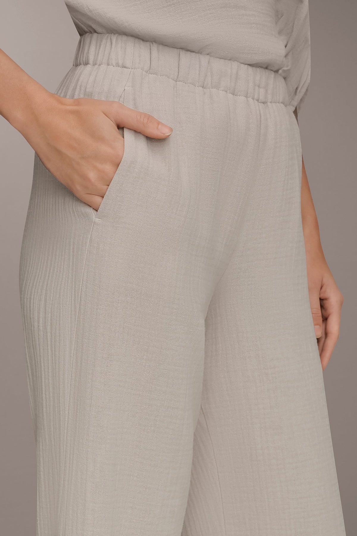 MID-RISE STRAIGHT-LEG PANT