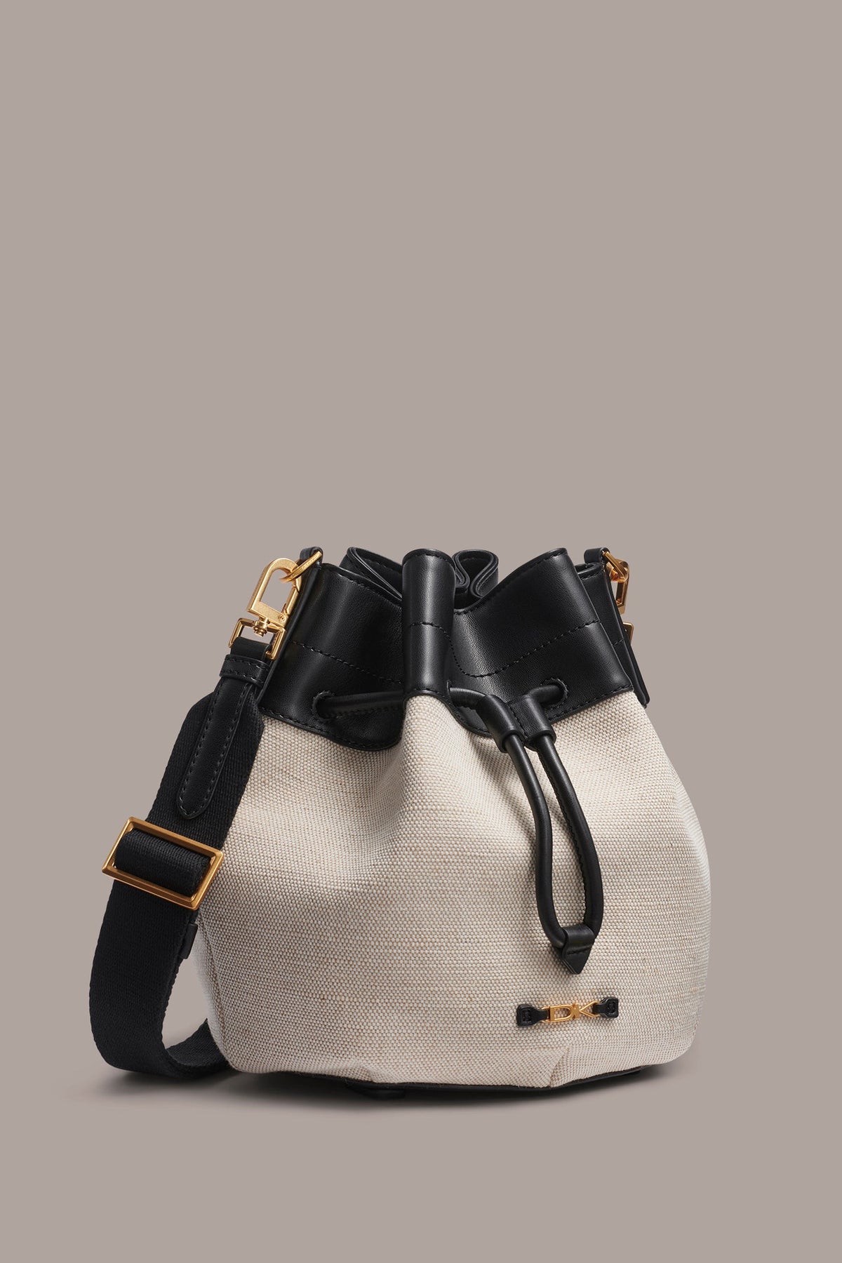 WEEKEND CANVAS BUCKET BAG