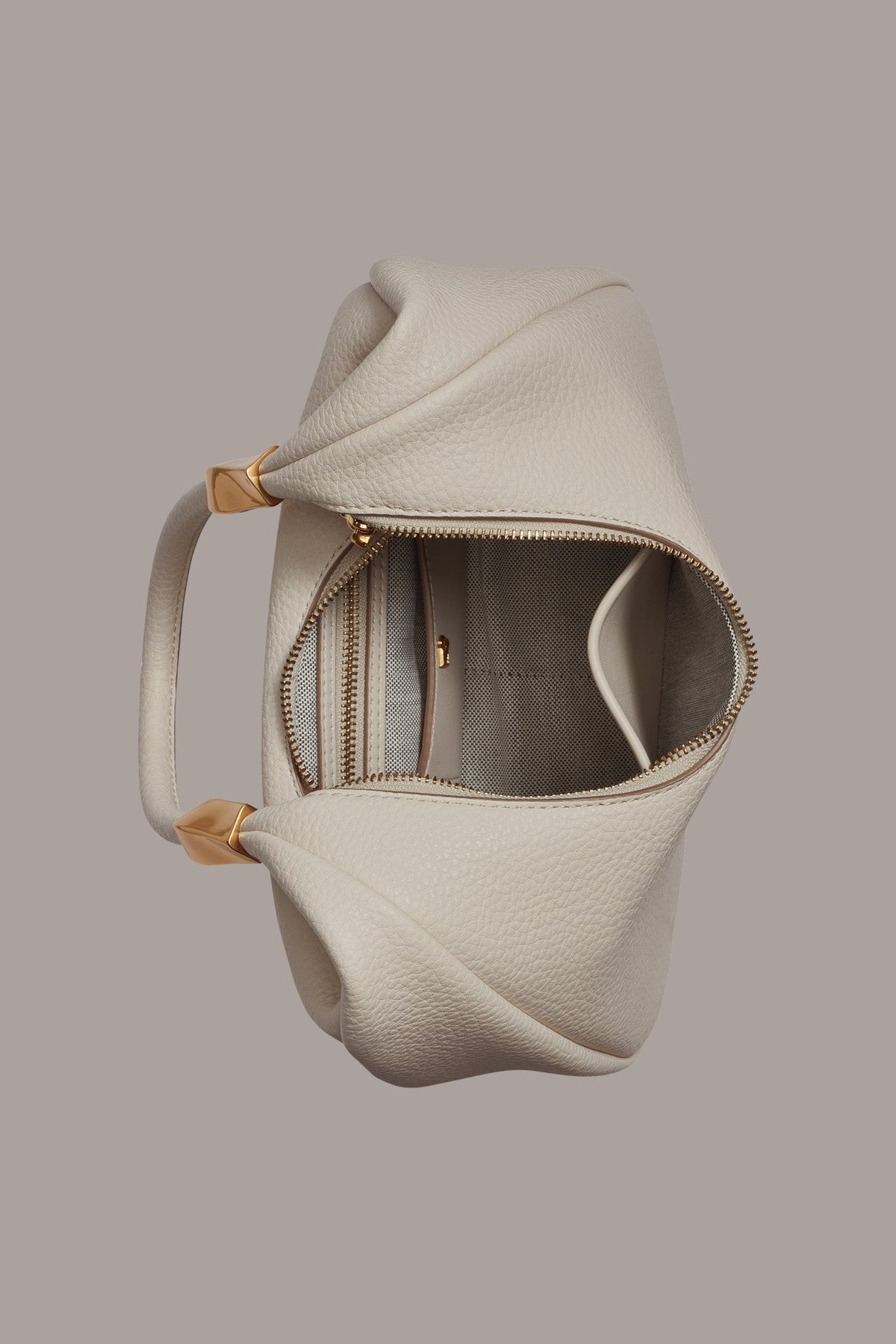 QUOGUE LEATHER SHOULDER BAG