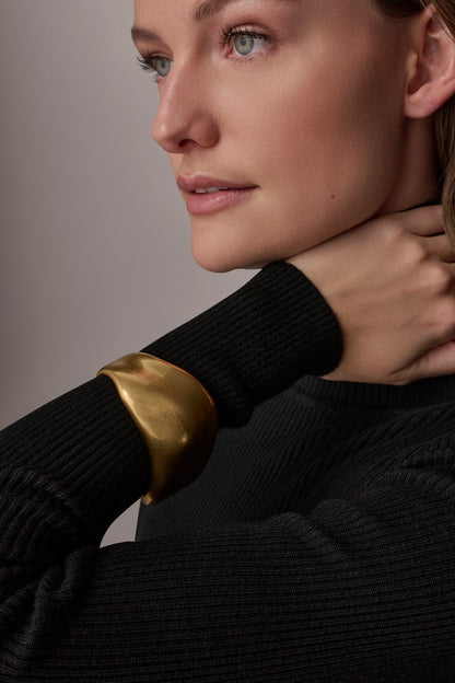 SIGNATURE CUFF BRACELET