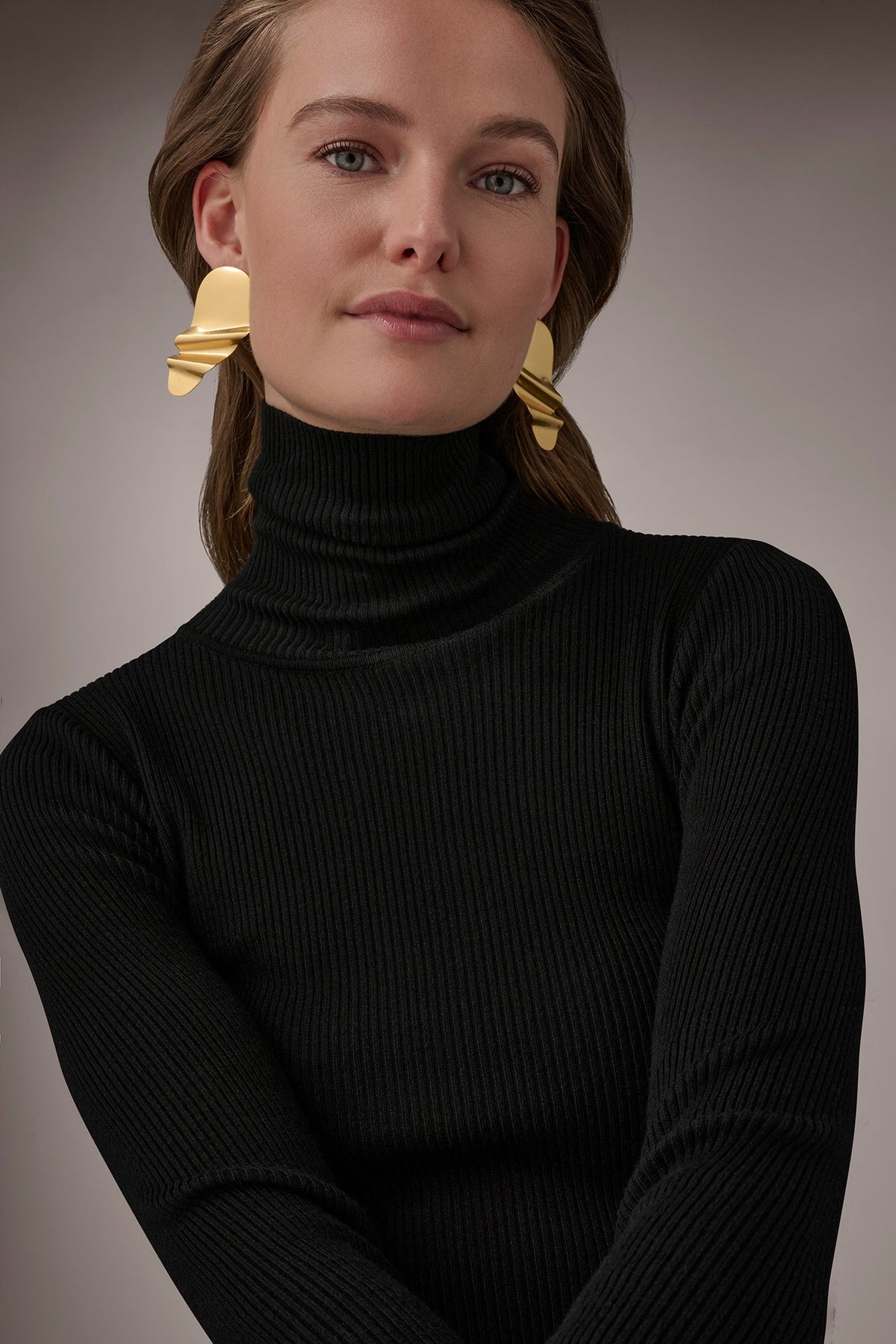 OVERSIZED TWISTED STUD EARRING