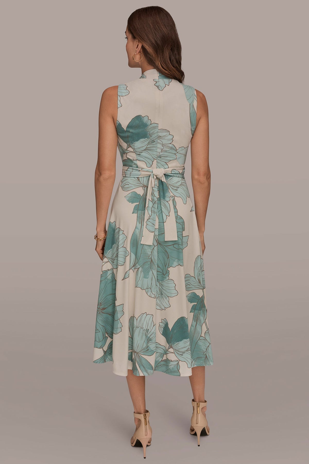 SLEEVELESS FLORAL GATHERED MIDI A-LINE DRESS