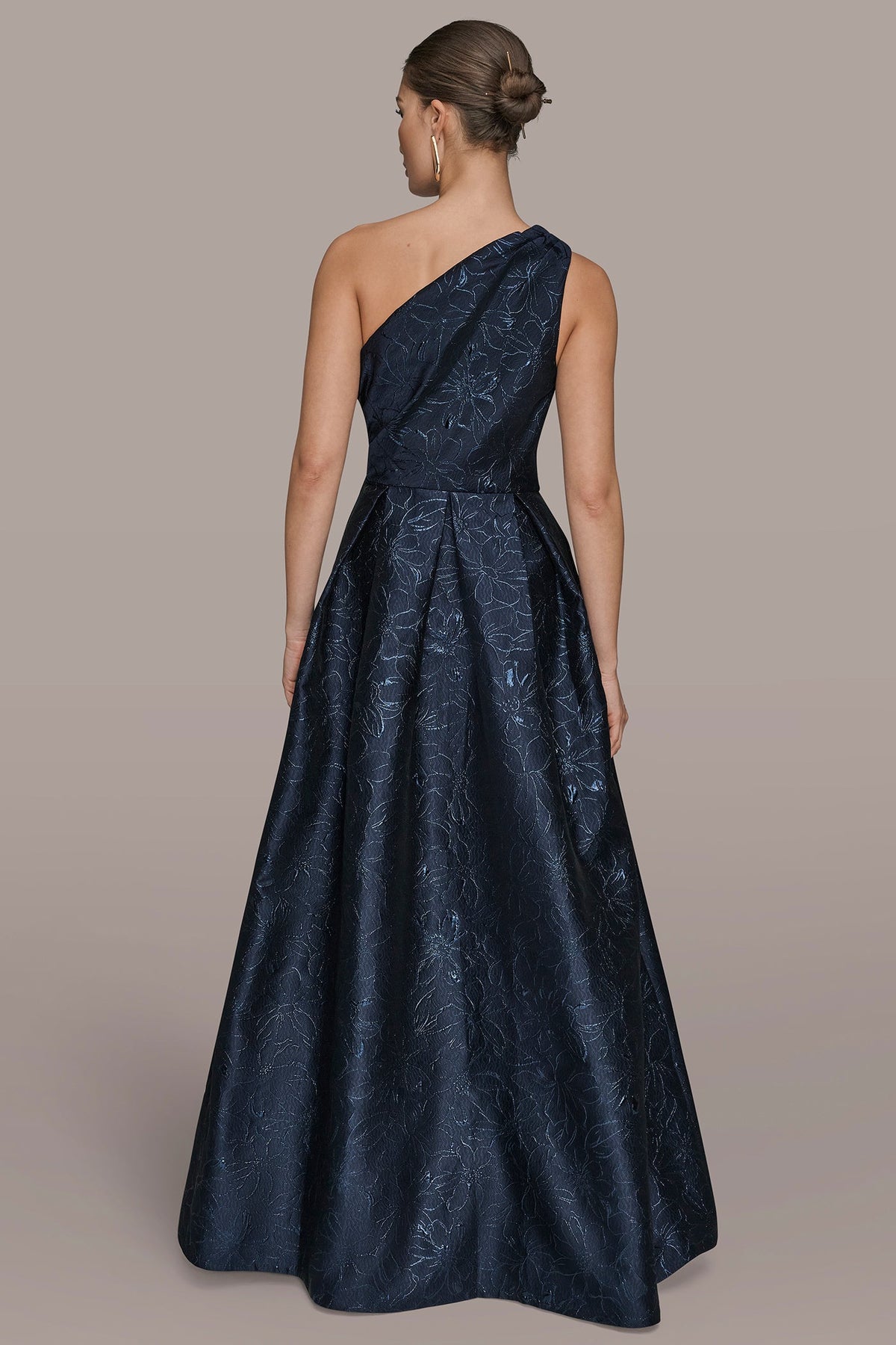 METALLIC FLORAL-JACQUARD ONE-SHOULDER BALL GOWN