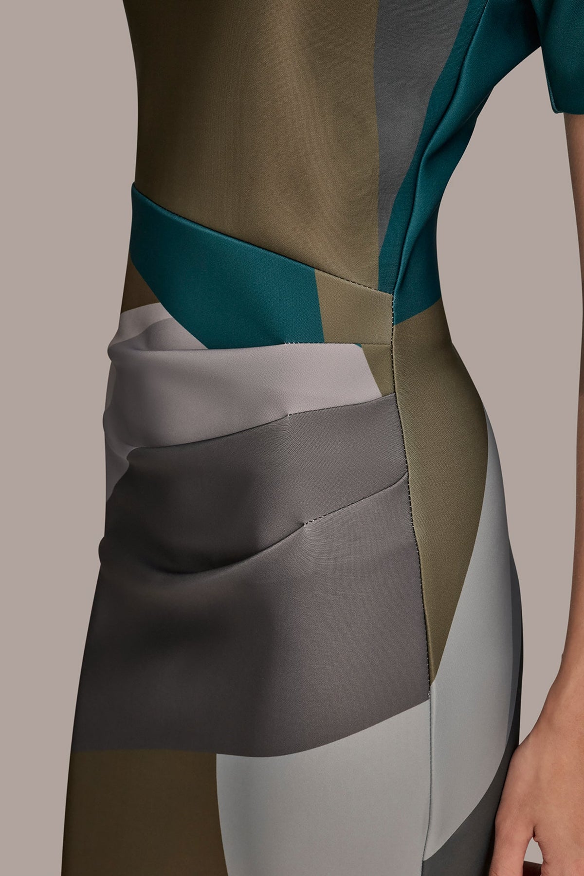 SHORT SLEEVE COLOR-BLOCK MIDI SHEATH DRESS