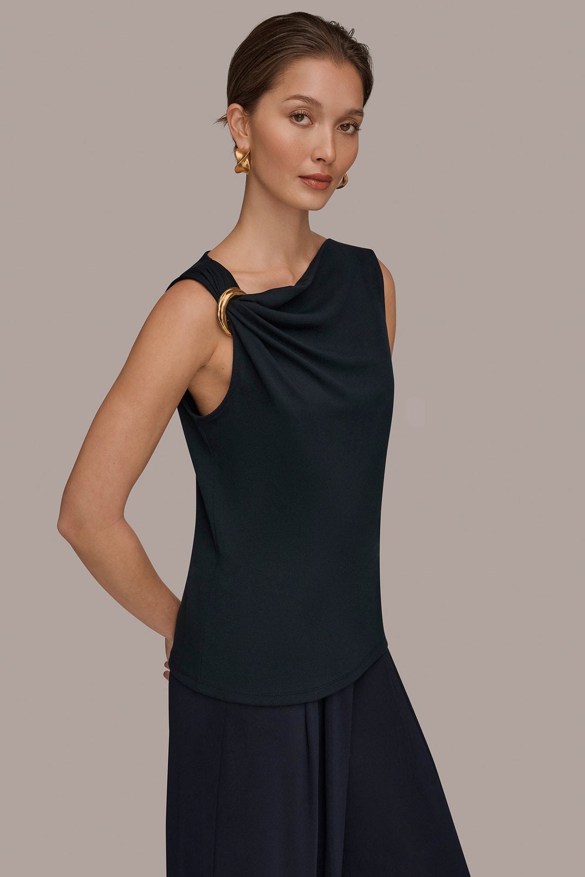 ASYMMETRIC BLOUSE