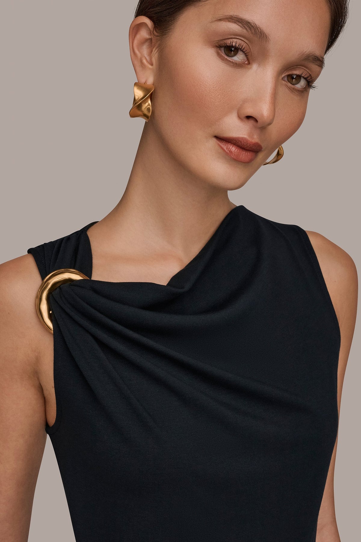 ASYMMETRIC BLOUSE