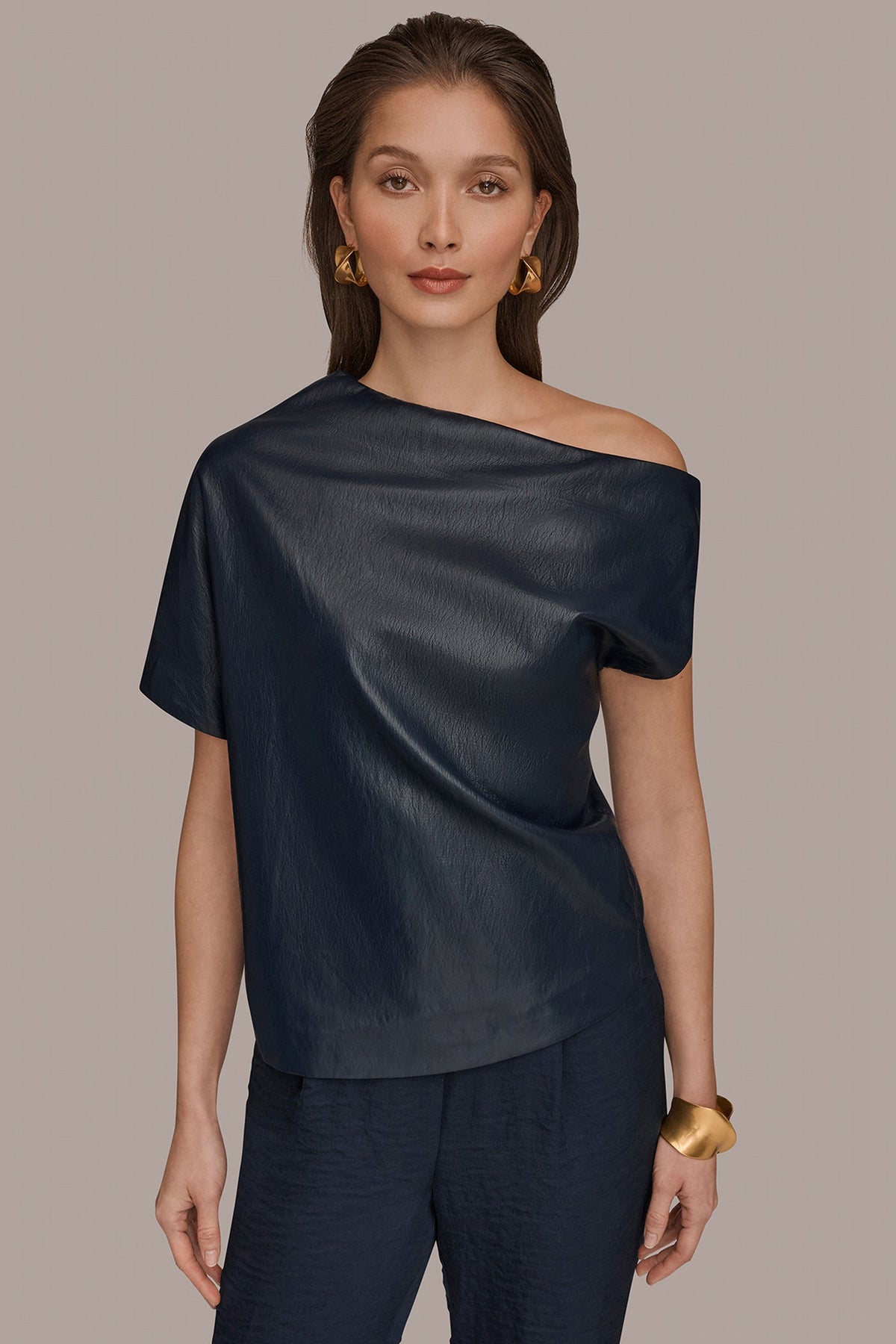ASYMMETRIC ANGLE HEM TOP