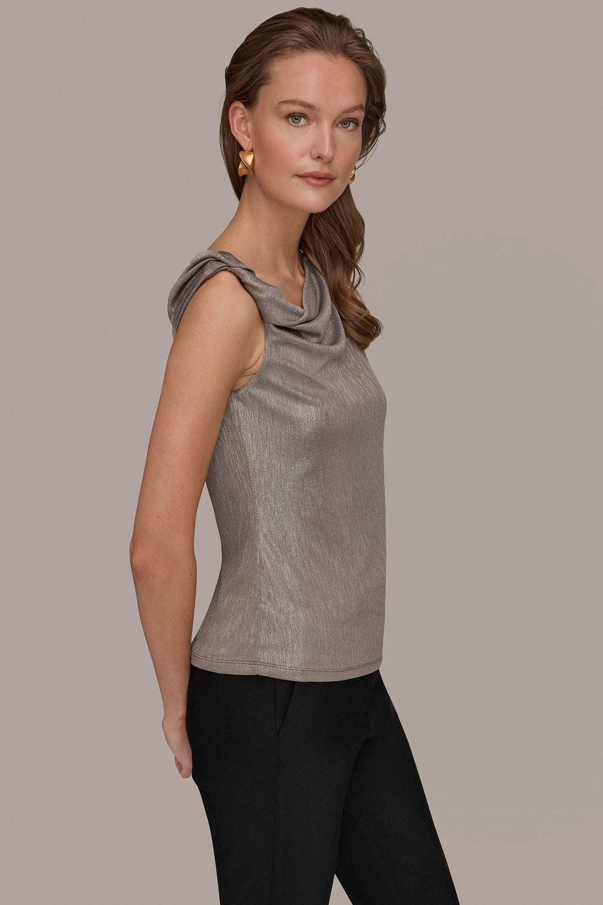 METALLIC ONE-SHOULDER TOP