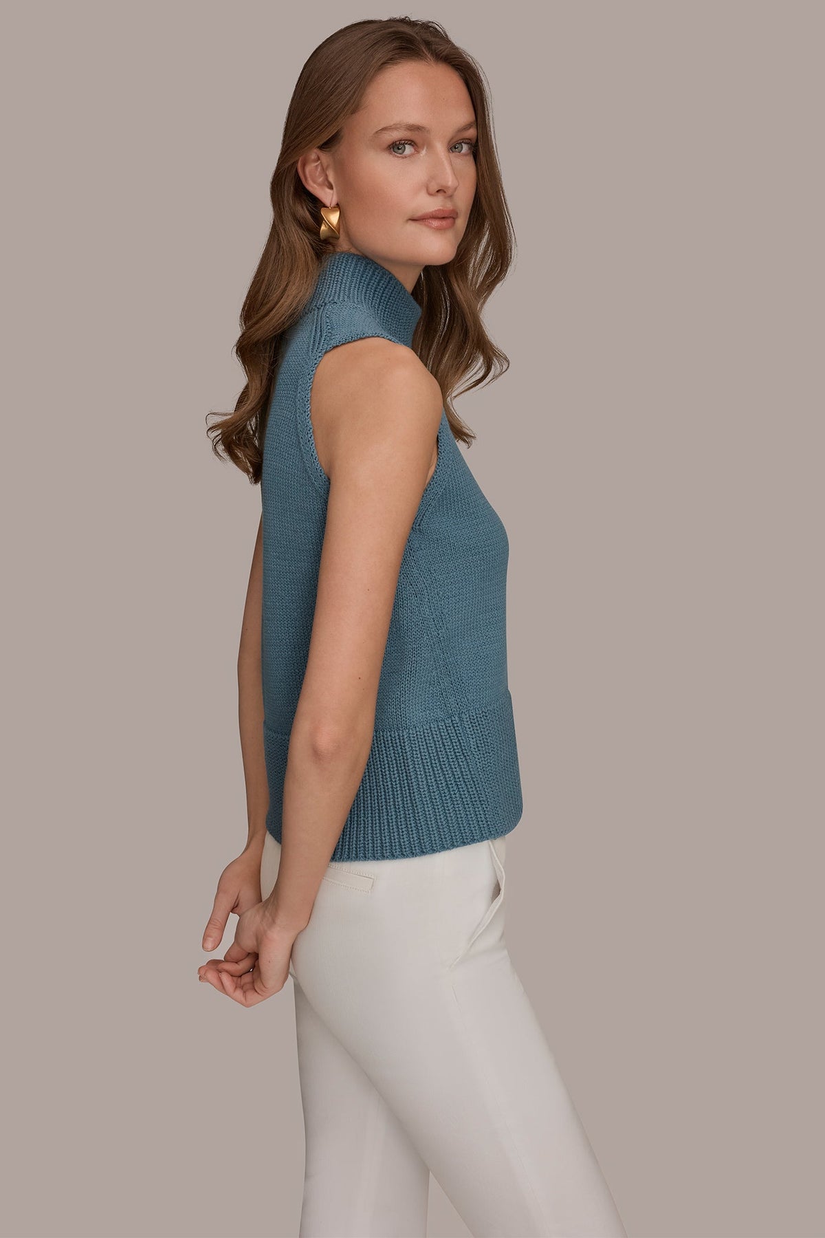SLEEVELESS A-LINE SWEATER