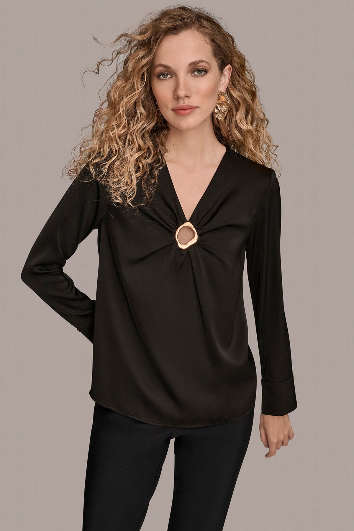 LONG SLEEVE RING V-NECK BLOUSE