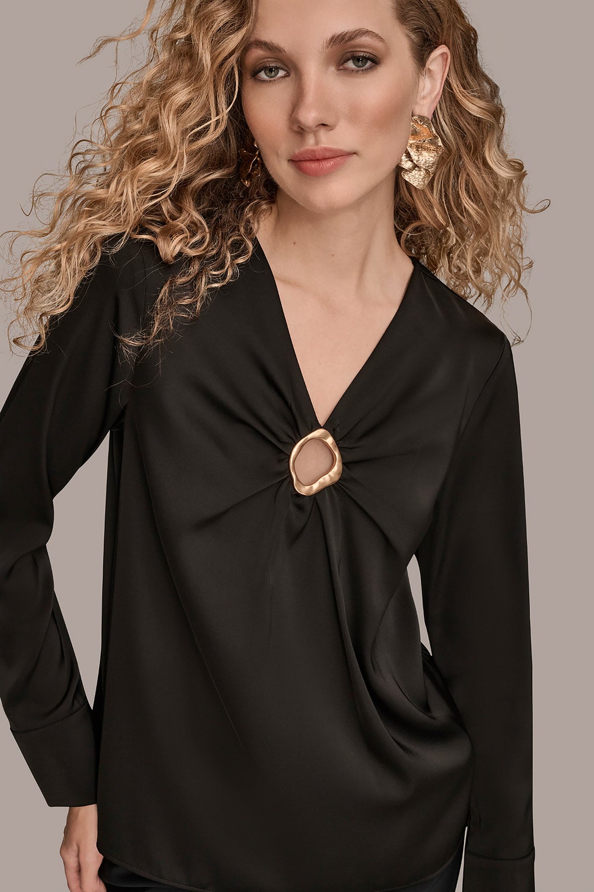 LONG SLEEVE RING V-NECK BLOUSE