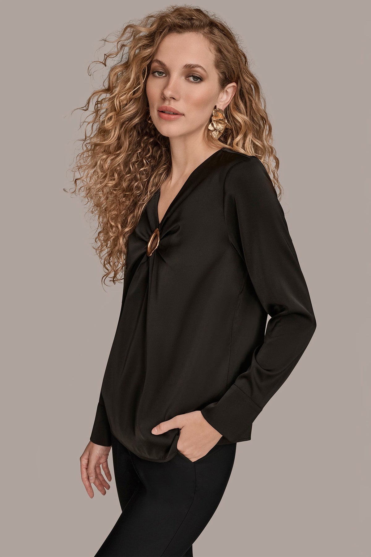 LONG SLEEVE RING V-NECK BLOUSE