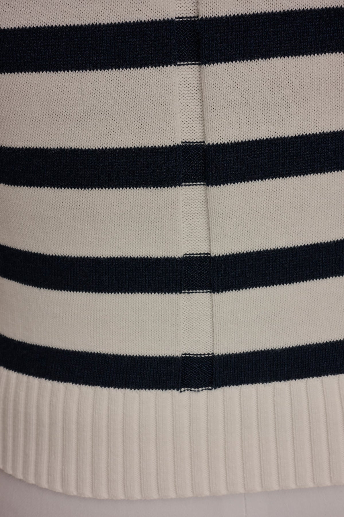 COTTON AND CASHMERE SLEEVELESS STRIPED SWEATER