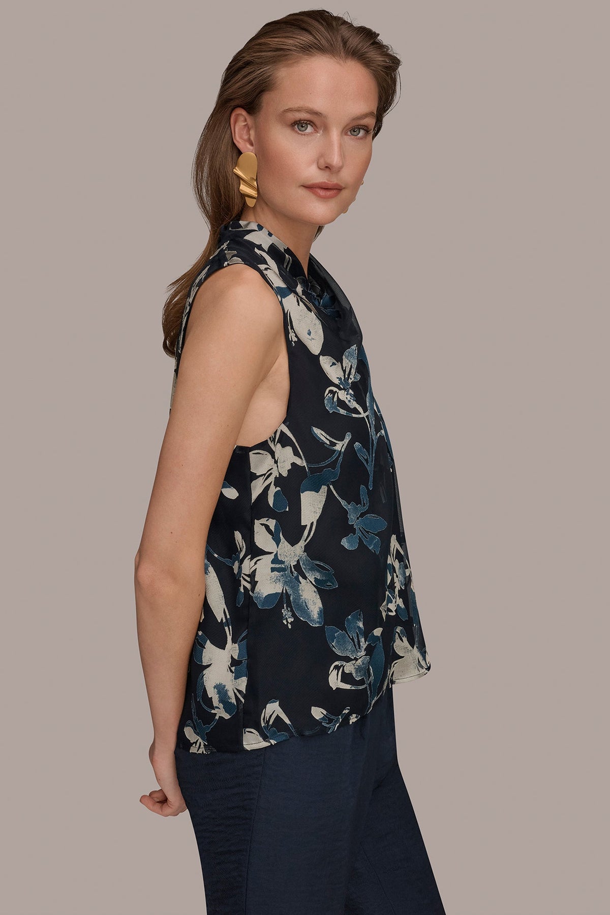 FLORAL CRISSCROSS TOP