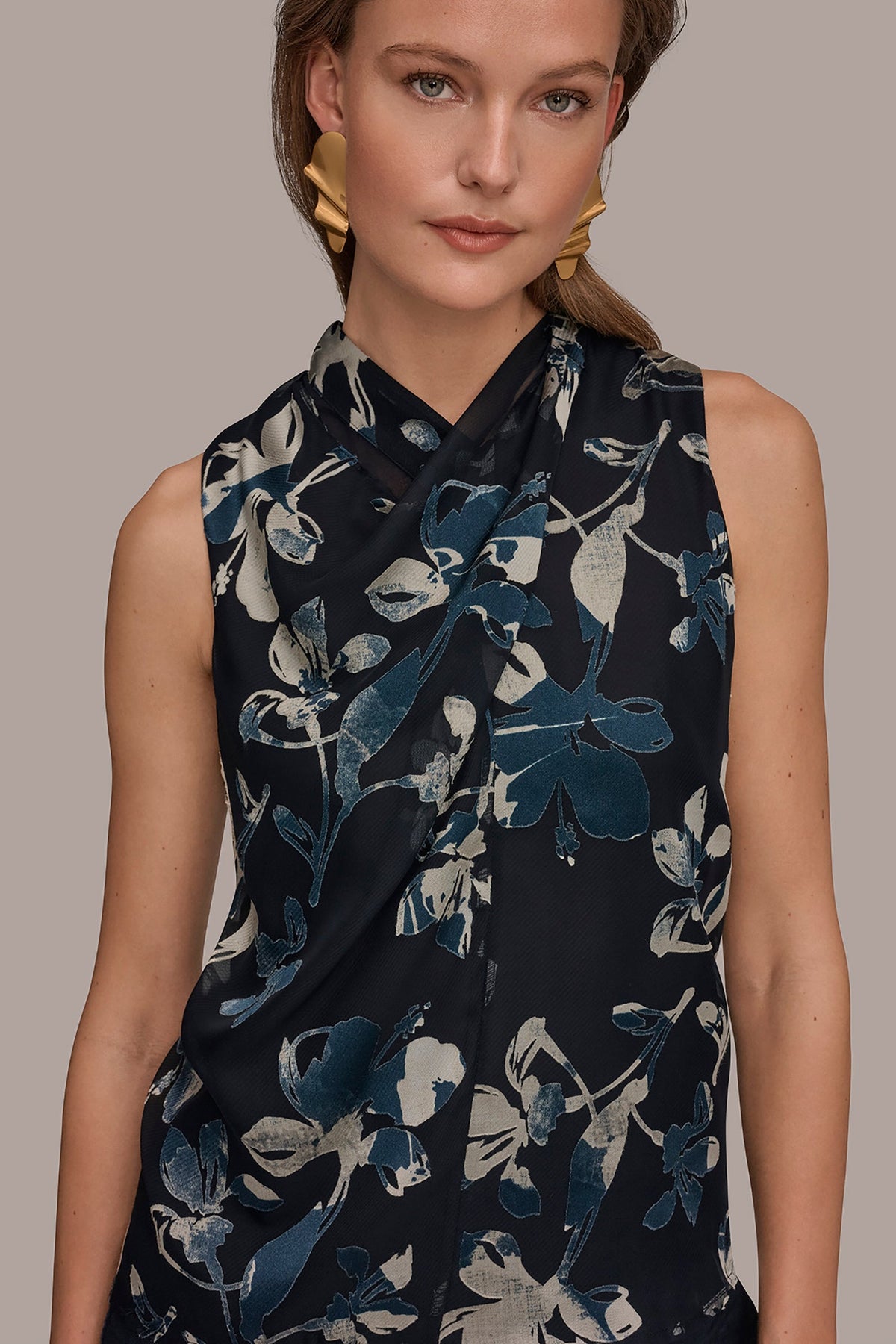 FLORAL CRISSCROSS TOP