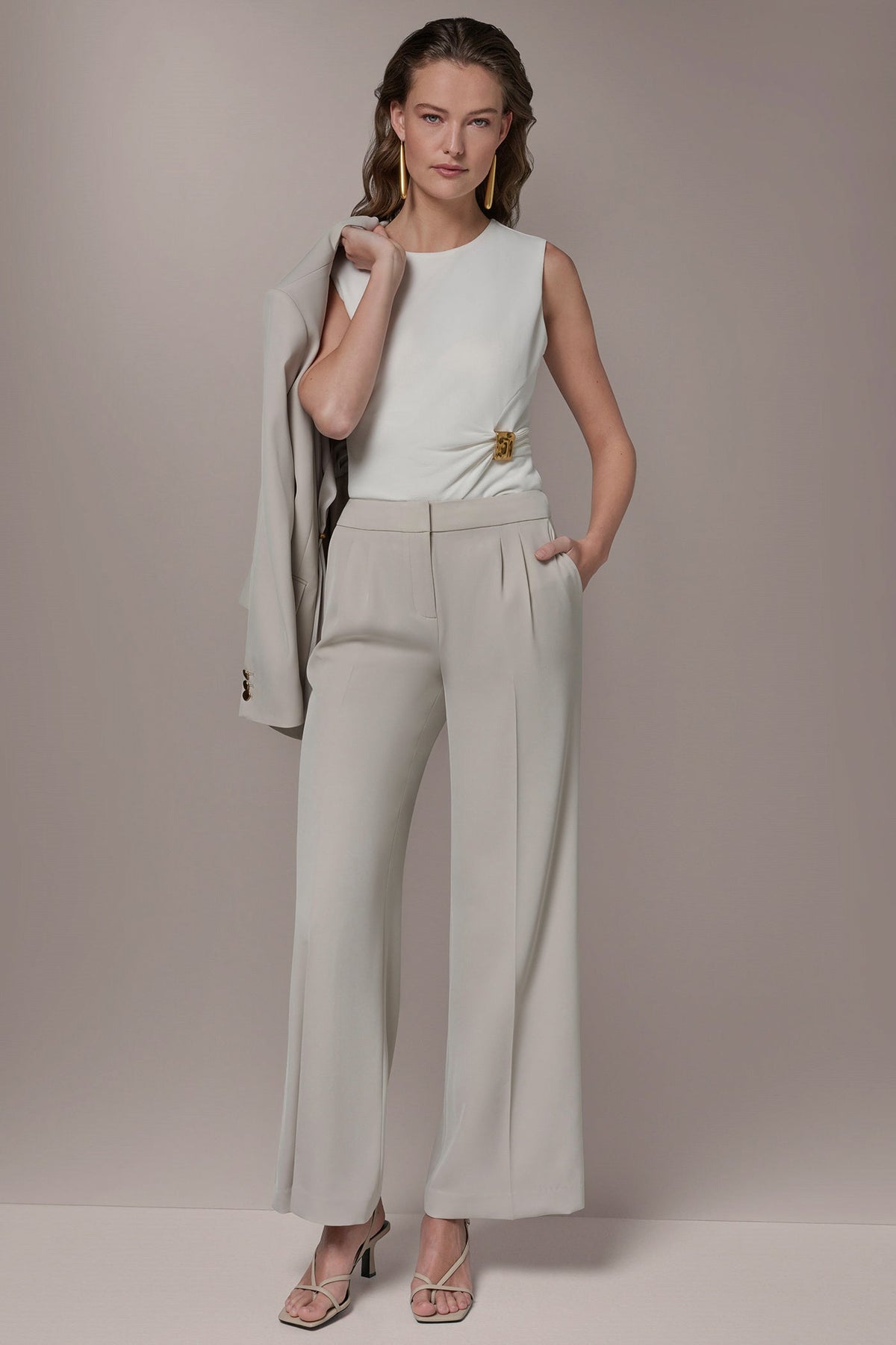 MID-RISE PLEATED WIDE-LEG SUIT PANT