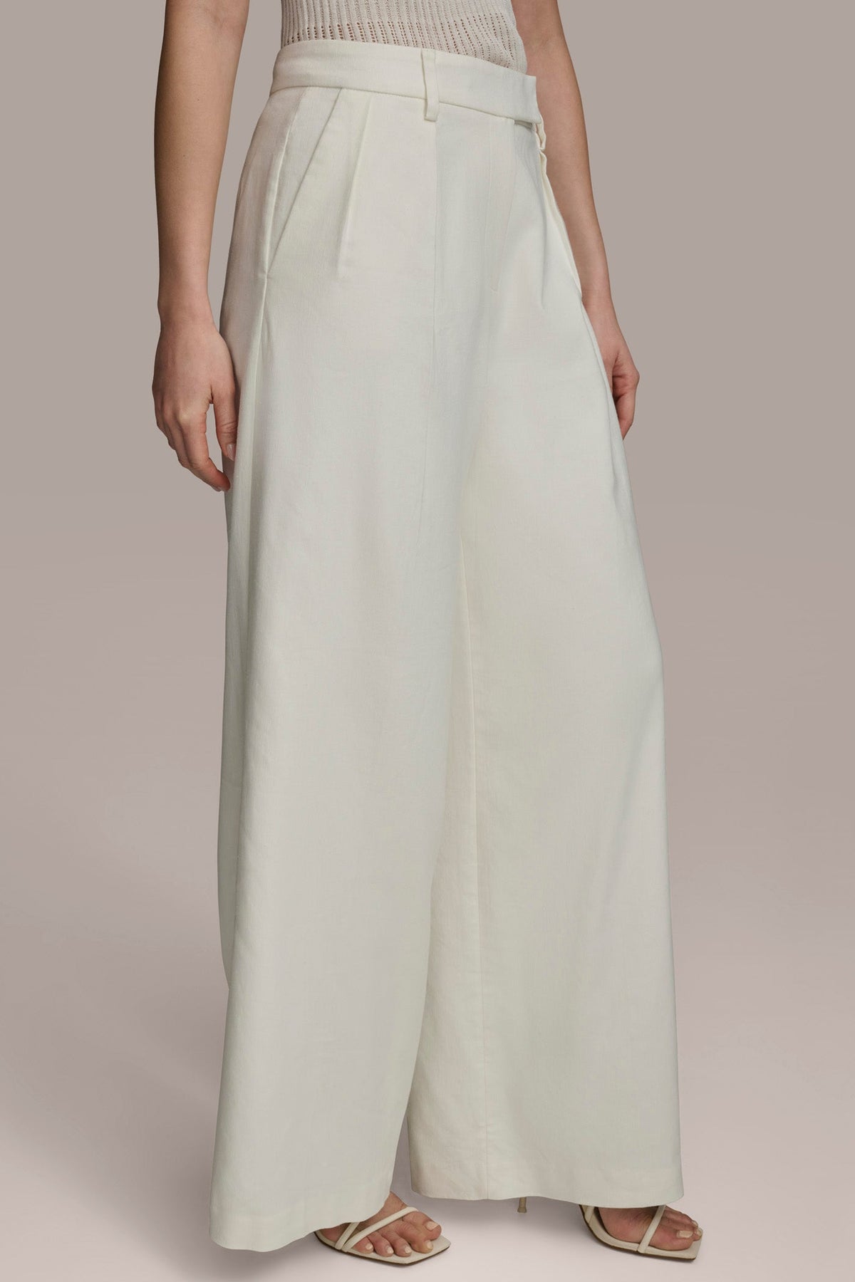 PLEATED WIDE LEG PANT