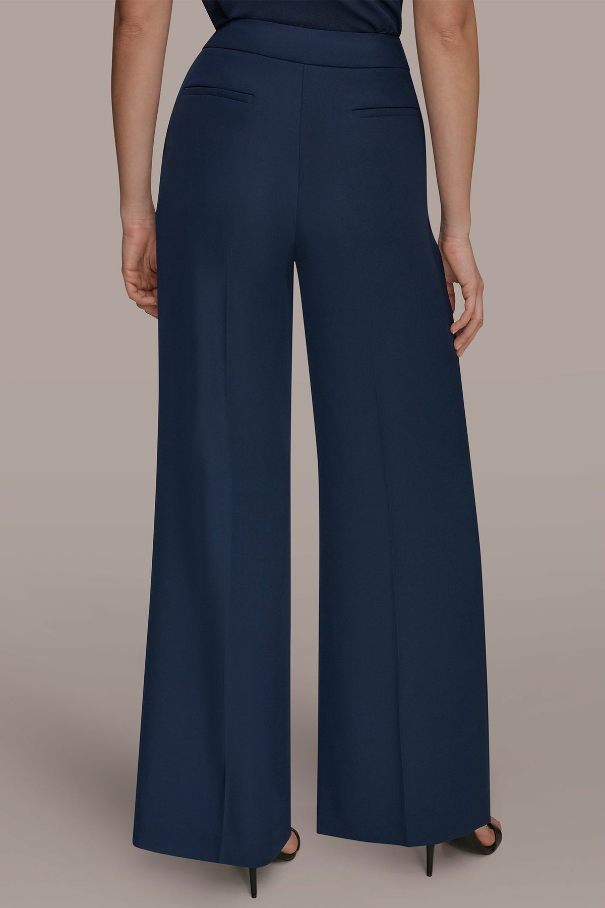 MID-RISE PLEATED WIDE-LEG SUIT PANT