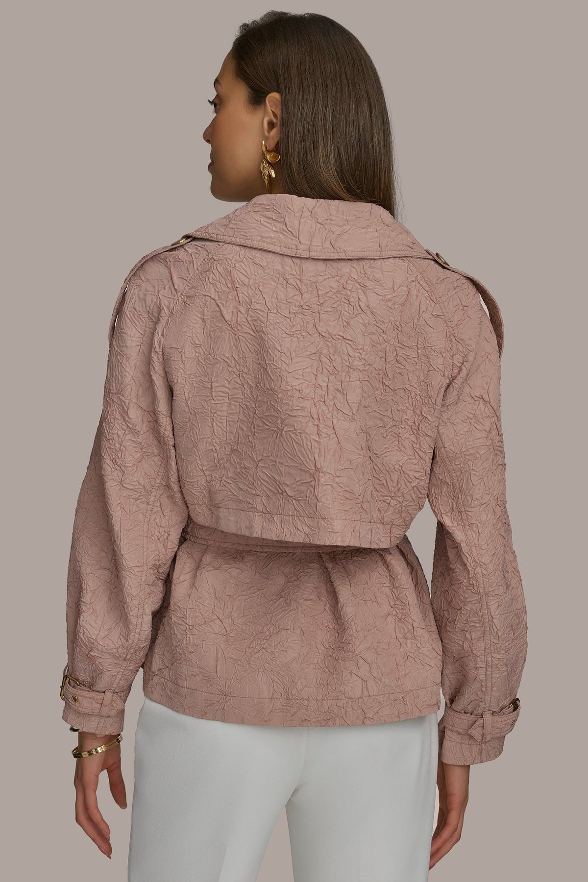 TEXT BUTTON JACKET WITH TIE