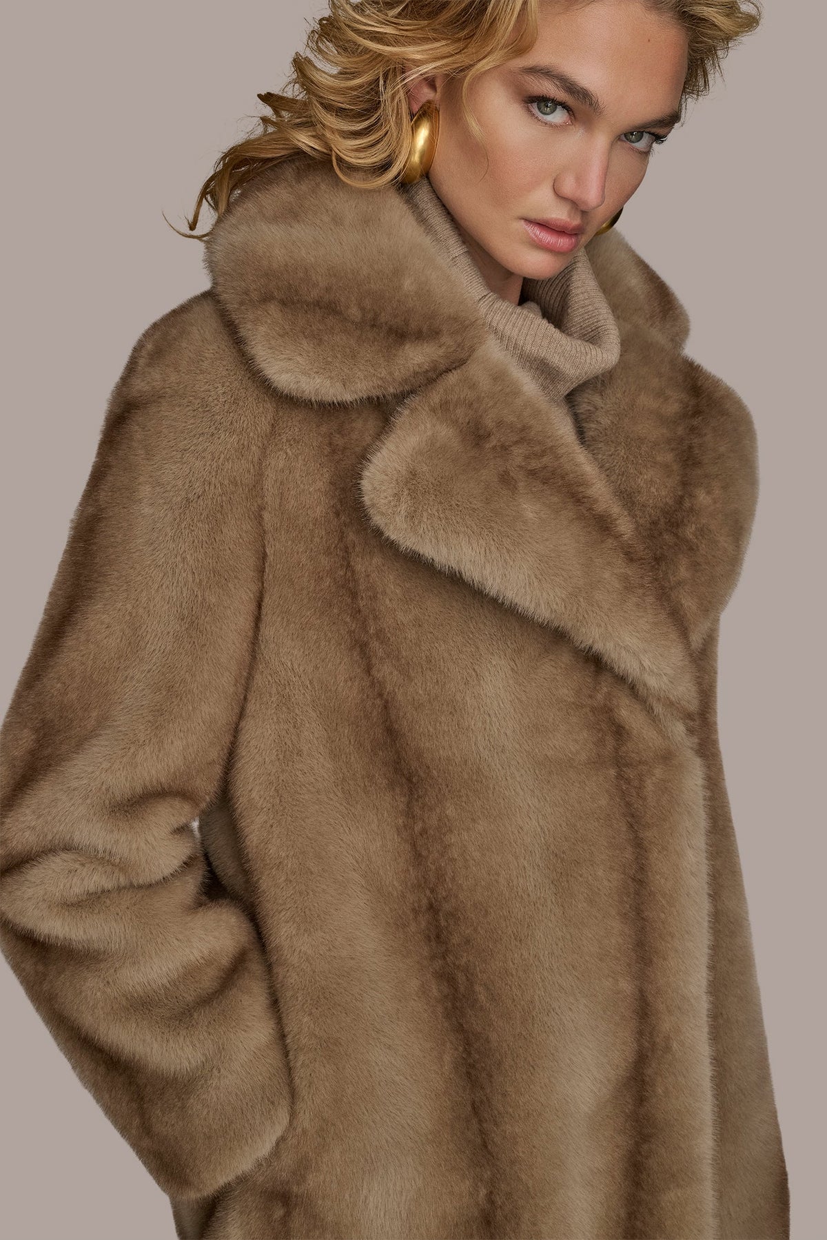 LUXE FAUX FUR COAT