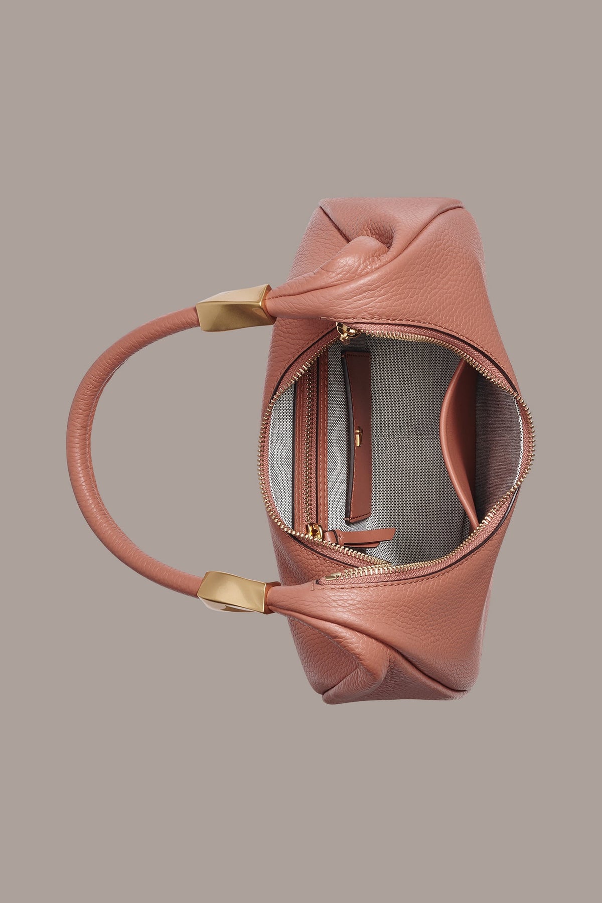 QUOGUE LEATHER SHOULDER BAG