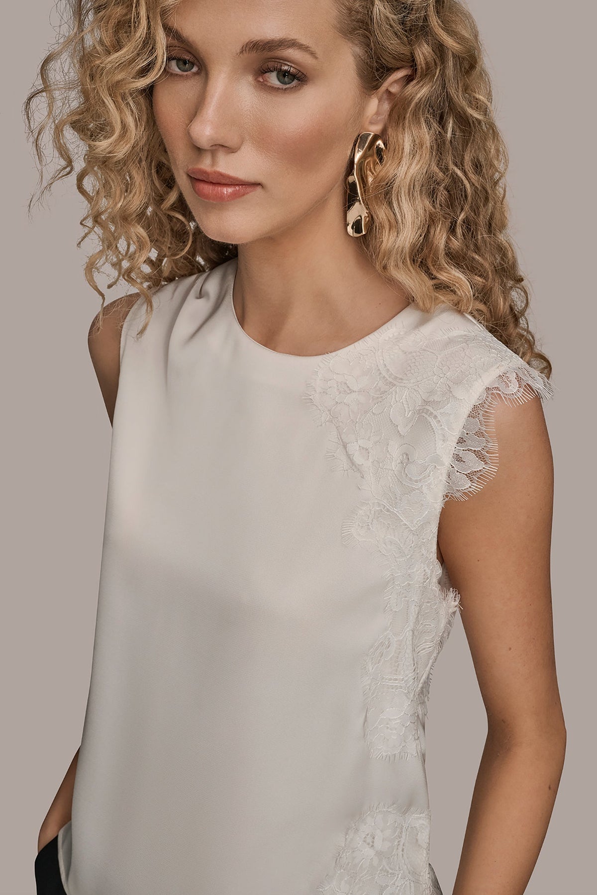 SLEEVELESS LACE-TRIM CREPE BLOUSE