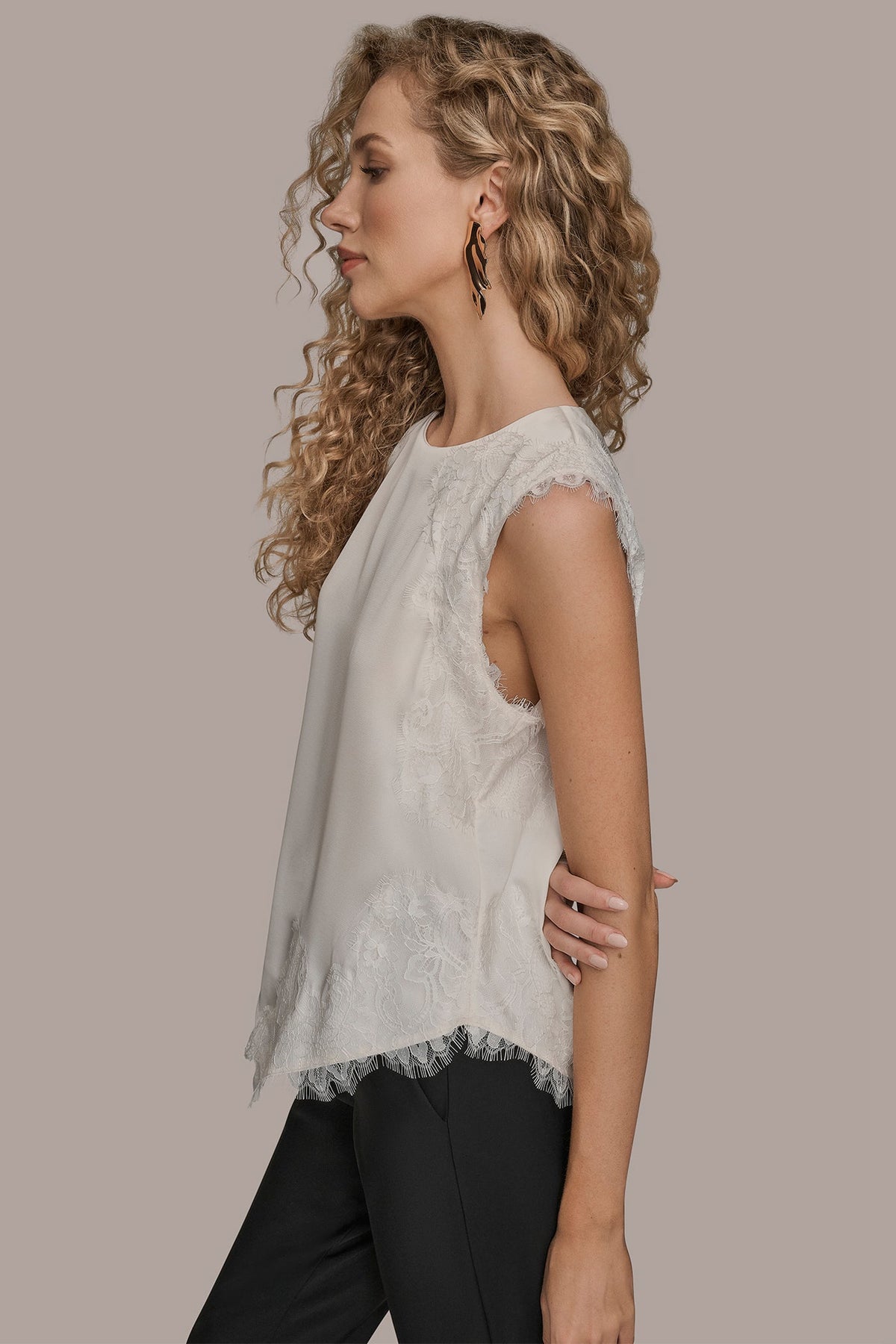SLEEVELESS LACE-TRIM CREPE BLOUSE
